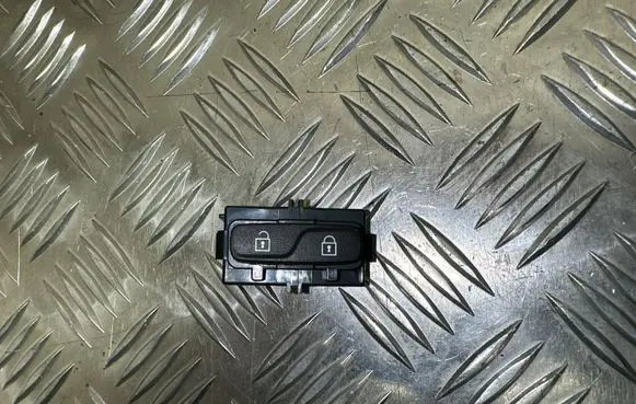Volvo XC60 Central locking switch button 31318987