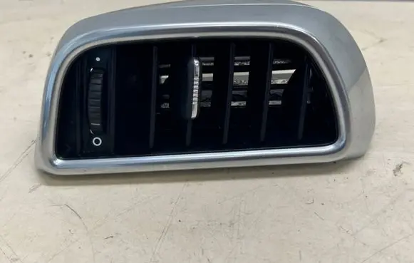 Rear air vent grill