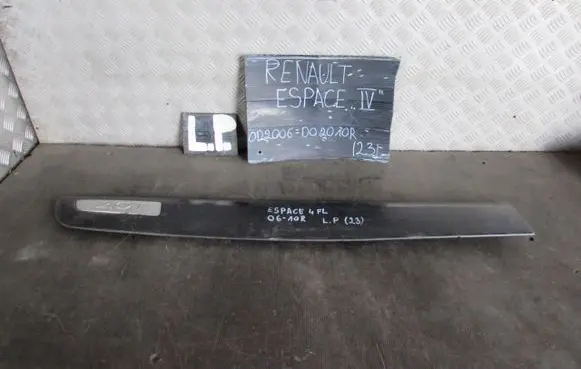 Renault Espace III Front door trim (molding) 8200095948