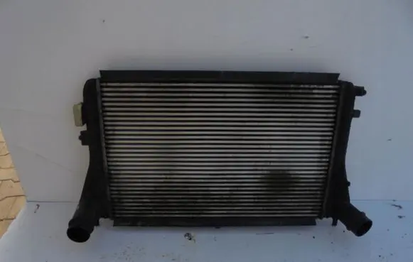 Volkswagen PASSAT B7 Intercooler radiator