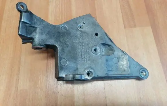 Jaguar XF X250 Power steering pump mounting bracket 9X233K738BA C2Z4777