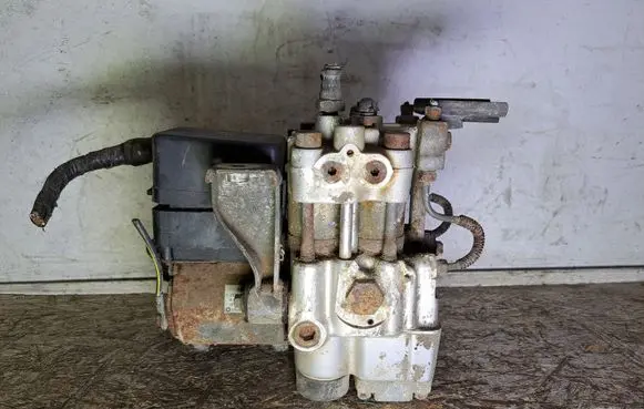 Mitsubishi Galant ABS Pump MB587785 11000040030 11300020010