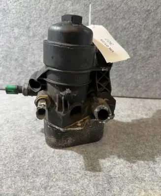 Volkswagen PASSAT B8 Oil filter mounting bracket 