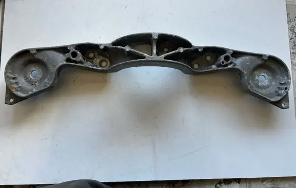 BMW 3 E46 Rear differential/diff mount bracket 1094421