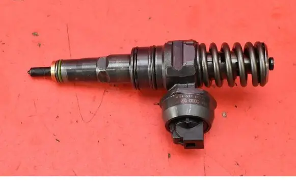 Skoda Superb B5 (3U) Fuel injector 038130073BA