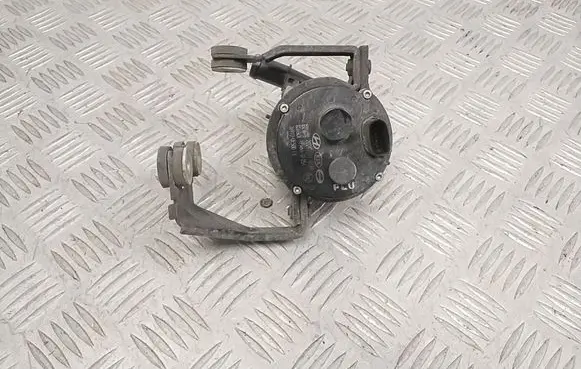 Hyundai Ioniq Electric auxiliary coolant/water pump 369100E500