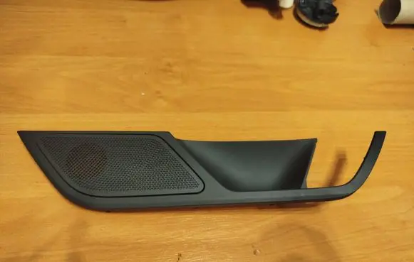 Rear door interior handle