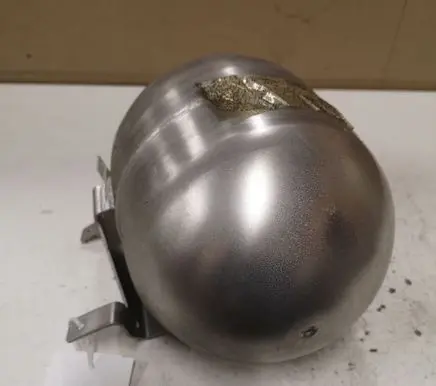 Vacuum air tank