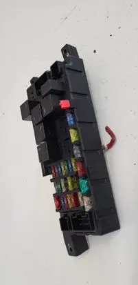 Volvo V70 Fuse box set 30728008 518829106