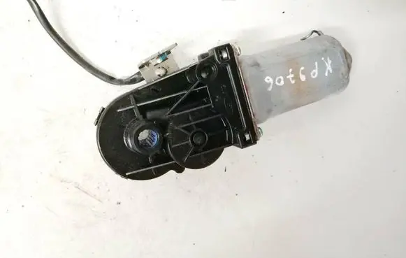 Hyundai Santa Fe Seat adjustment motor 88309cm300