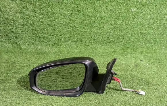 Toyota RAV 4 (XA40) Front door electric wing mirror 