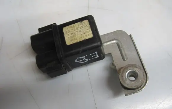 Nissan Navara D40 Other relay 25237EB300