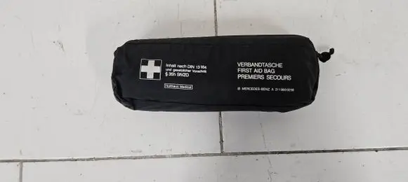 Mercedes-Benz E W212 First aid kit A2118600250