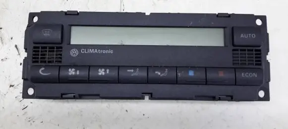 Volkswagen PASSAT B5.5 Climate control unit