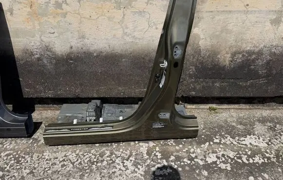Subaru Forester SL Pillar (middle) 