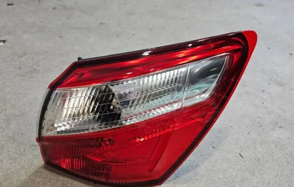 Nissan Qashqai Rear/tail lights B26550BR00A 89503201