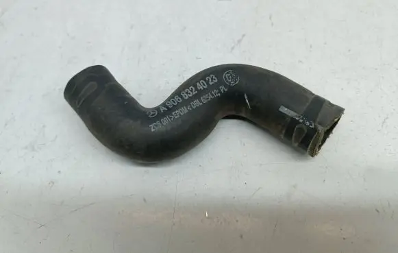 Mercedes-Benz Sprinter W906 Engine coolant pipe/hose A9068324023