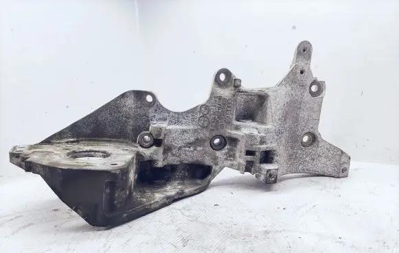 Volkswagen PASSAT B7 Generator/alternator bracket 03L903143Q