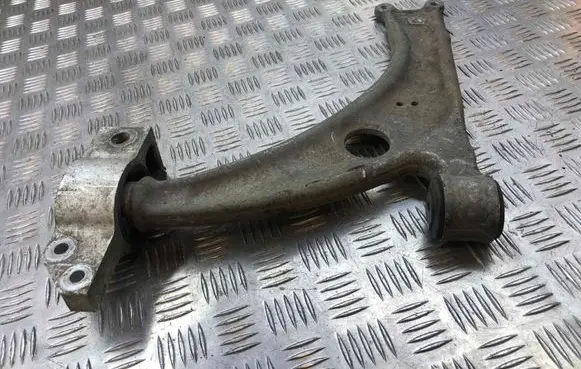 Volkswagen PASSAT B6 Front lower control arm/wishbone