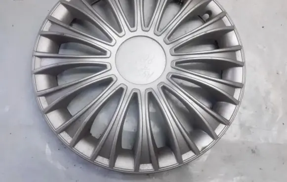 Volkswagen Polo R14 wheel hub/cap/trim 