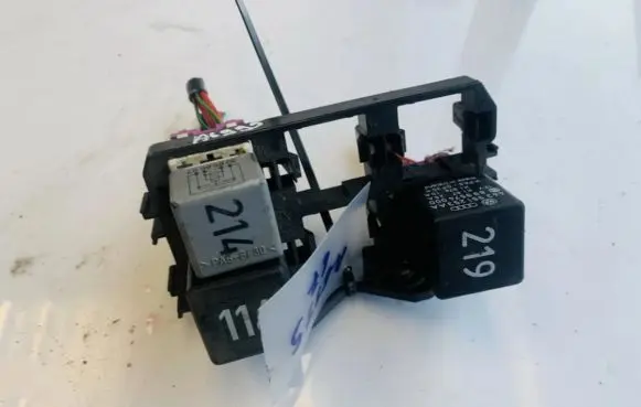 Audi A6 S6 C4 4A Fuse box set 443951253aa
