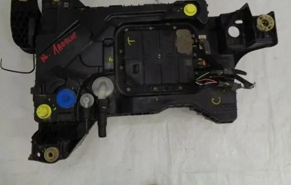 Opel Grandland X AdBlue liquid reservoir 9825645580