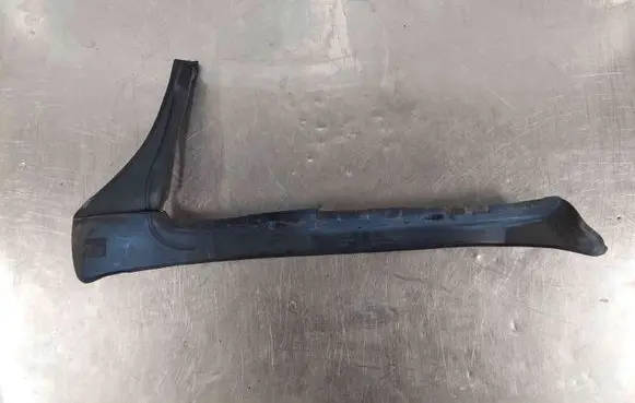 Audi A5 8T 8F Fender end trim 8T0821111