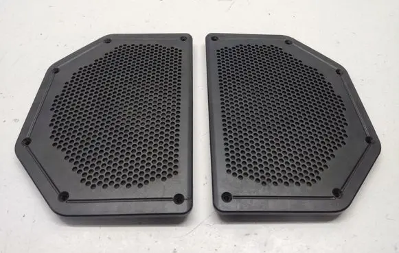 BMW 3 E90 E91 Subwoofer grill/trim 6925337 4913631819 631819