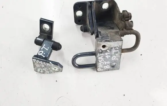 Volkswagen PASSAT B7 Rear door hinge set 