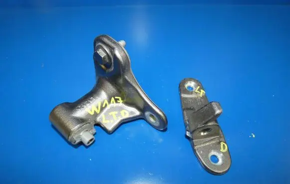 Mercedes-Benz CLA C117 X117 W117 Rear door lower hinge