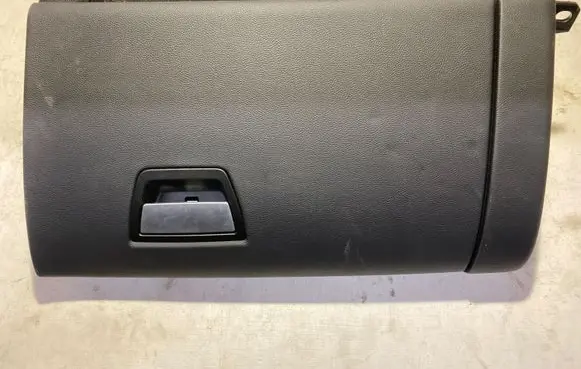 Maserati Ghibli Glove box 670017255 FA00AAJ95670 D552
