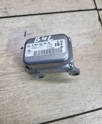 Mercedes-Benz E W211 ESP acceleration yaw rate sensor A0035423918 CD74G23F80 10098515134