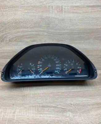 Mercedes-Benz CLK A208 C208 Speedometer (instrument cluster) A2085401911 110008901