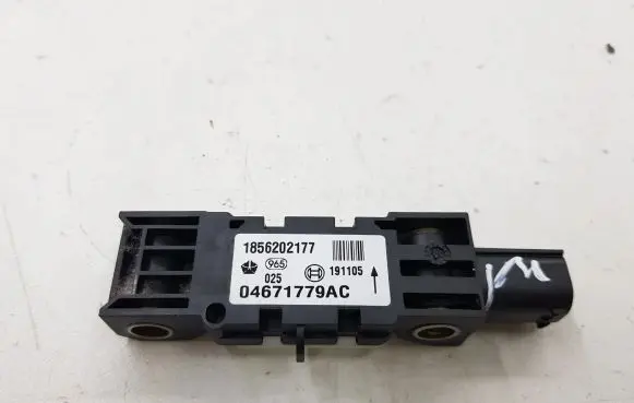 Chrysler 300 - 300C Airbag deployment crash/impact sensor 1856202177 04671779AC