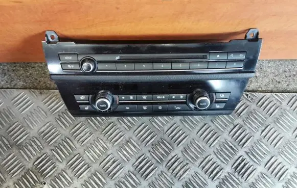 BMW 5 F10 F11 Climate control unit 9241238