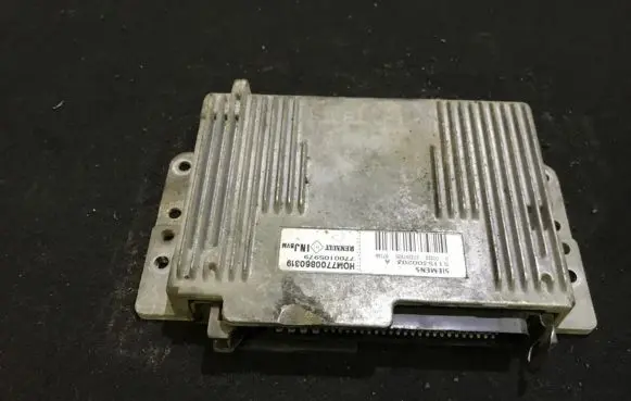 Renault Megane I Engine control unit/module hom7700860319 s115300203a