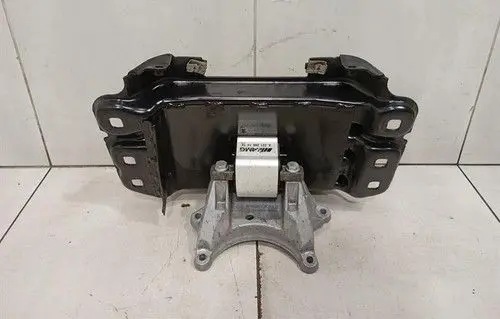 Mercedes-Benz S C217 Engine mount bracket A2222401402