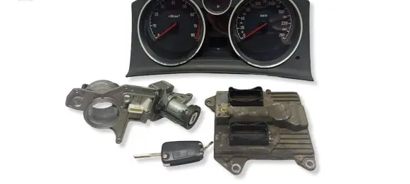 Opel Zafira B Engine ECU kit and lock set 55353843