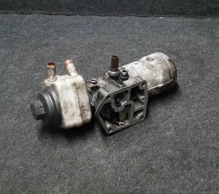 Volkswagen Golf V Oil filter cover 045115389E