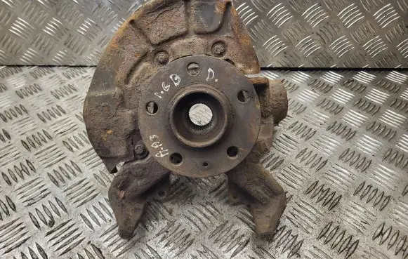 Front wheel hub