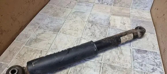 Rear shock absorber/damper