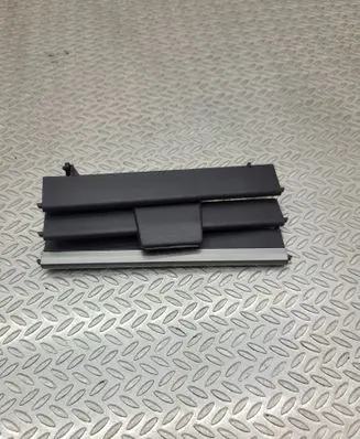 Peugeot 308 Dash center air vent grill