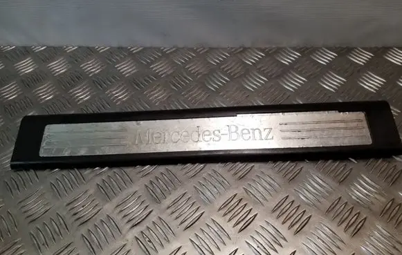 Mercedes-Benz ML W164 Front sill trim cover A1646803435