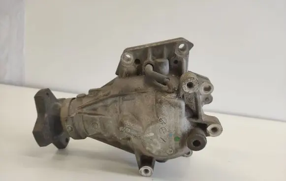 Nissan Qashqai Gearbox transfer box case 067022