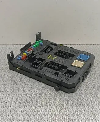 Peugeot 307 BSM Control unit 9661940480 BSI2004H05 01010306