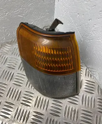 Mitsubishi Pajero Front indicator light 21037746