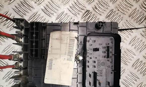 Volkswagen Tiguan Fuse module 3C0937125A