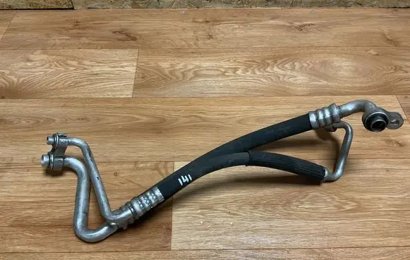 Opel Insignia A Air conditioning (A/C) pipe/hose 13220107 16137793 205200590400