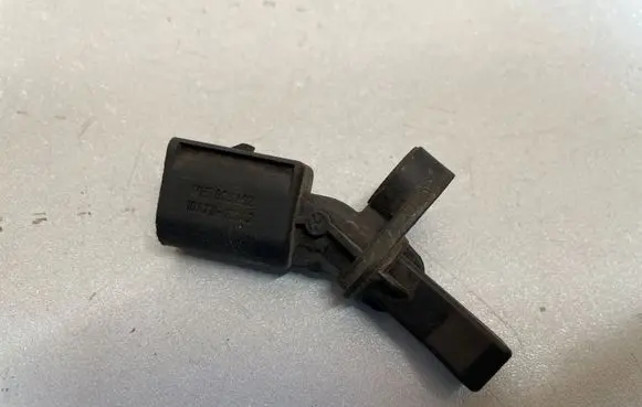 Volkswagen Polo V 6R ABS rear brake sensor 6Q0927808