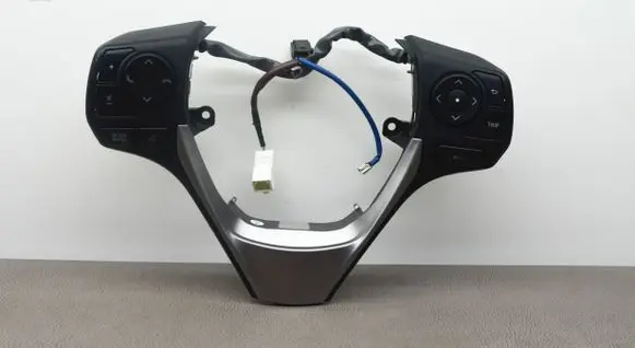 Toyota RAV 4 (XA40) Steering wheel 75E566